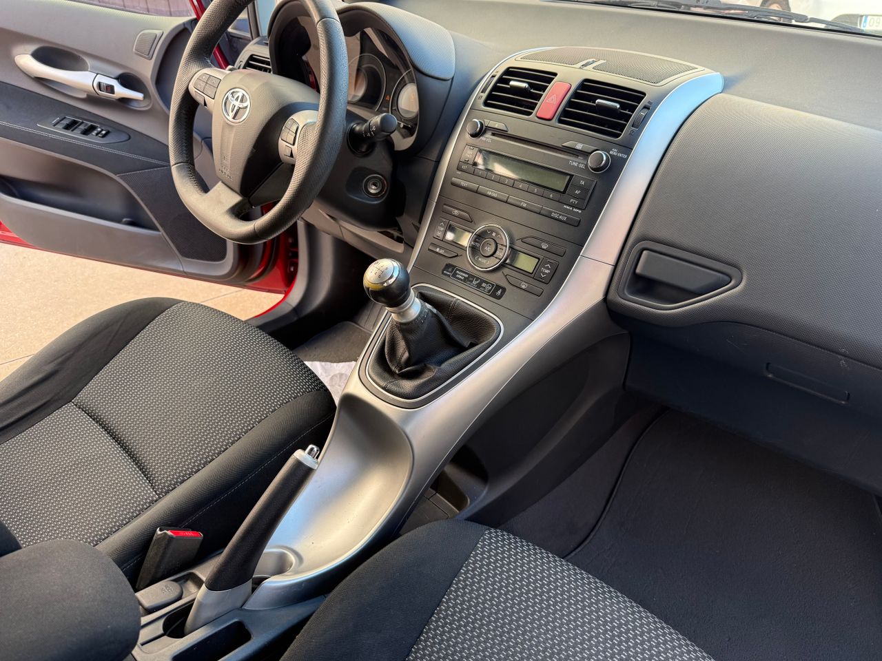 Toyota Auris 2.0 D4D  - Foto 29