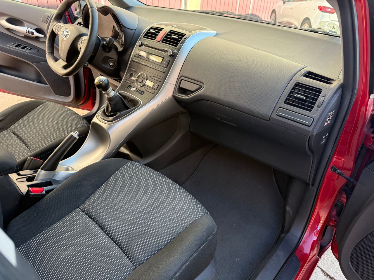 Toyota Auris 2.0 D4D  - Foto 26