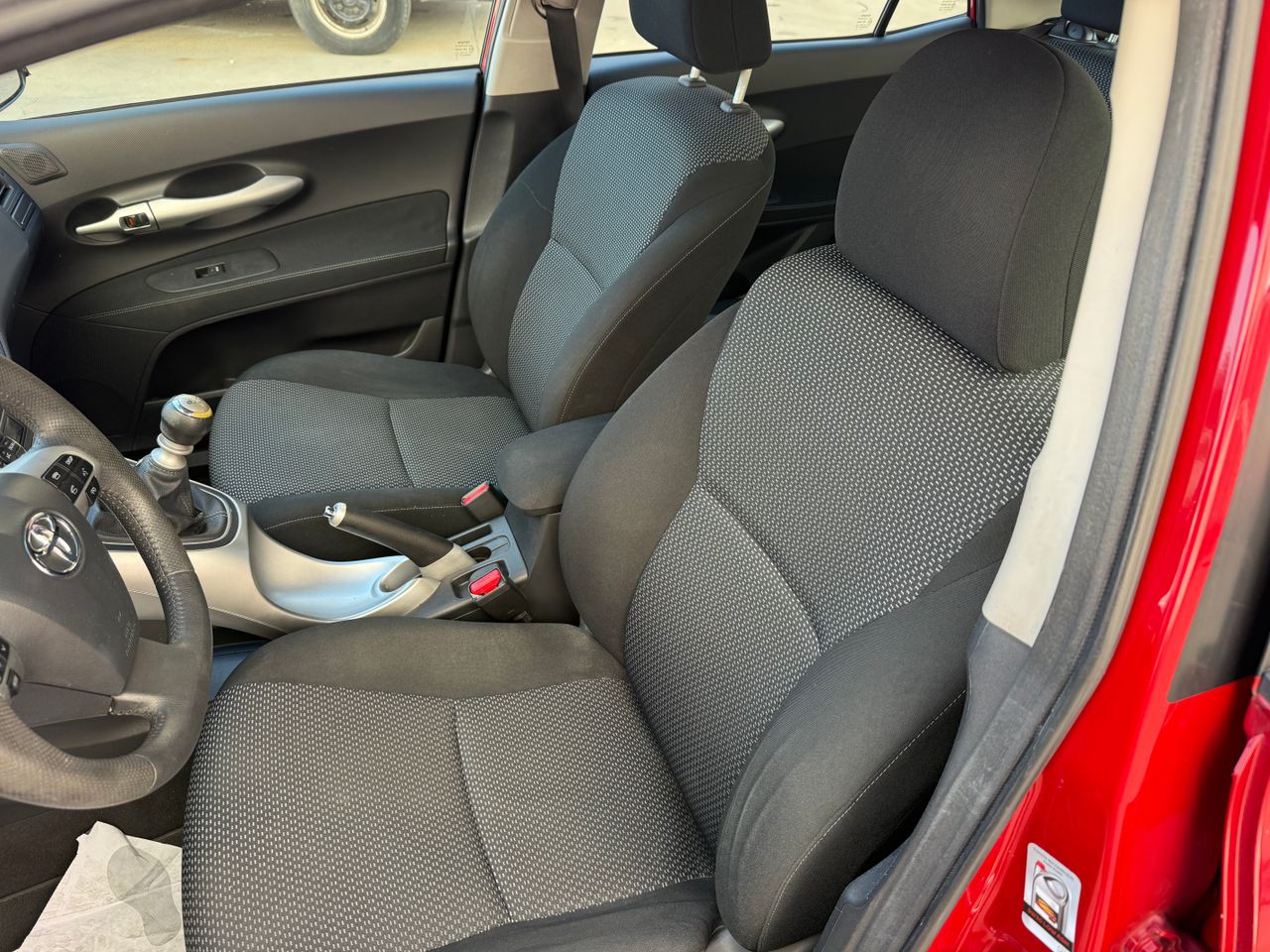 Toyota Auris 2.0 D4D  - Foto 15