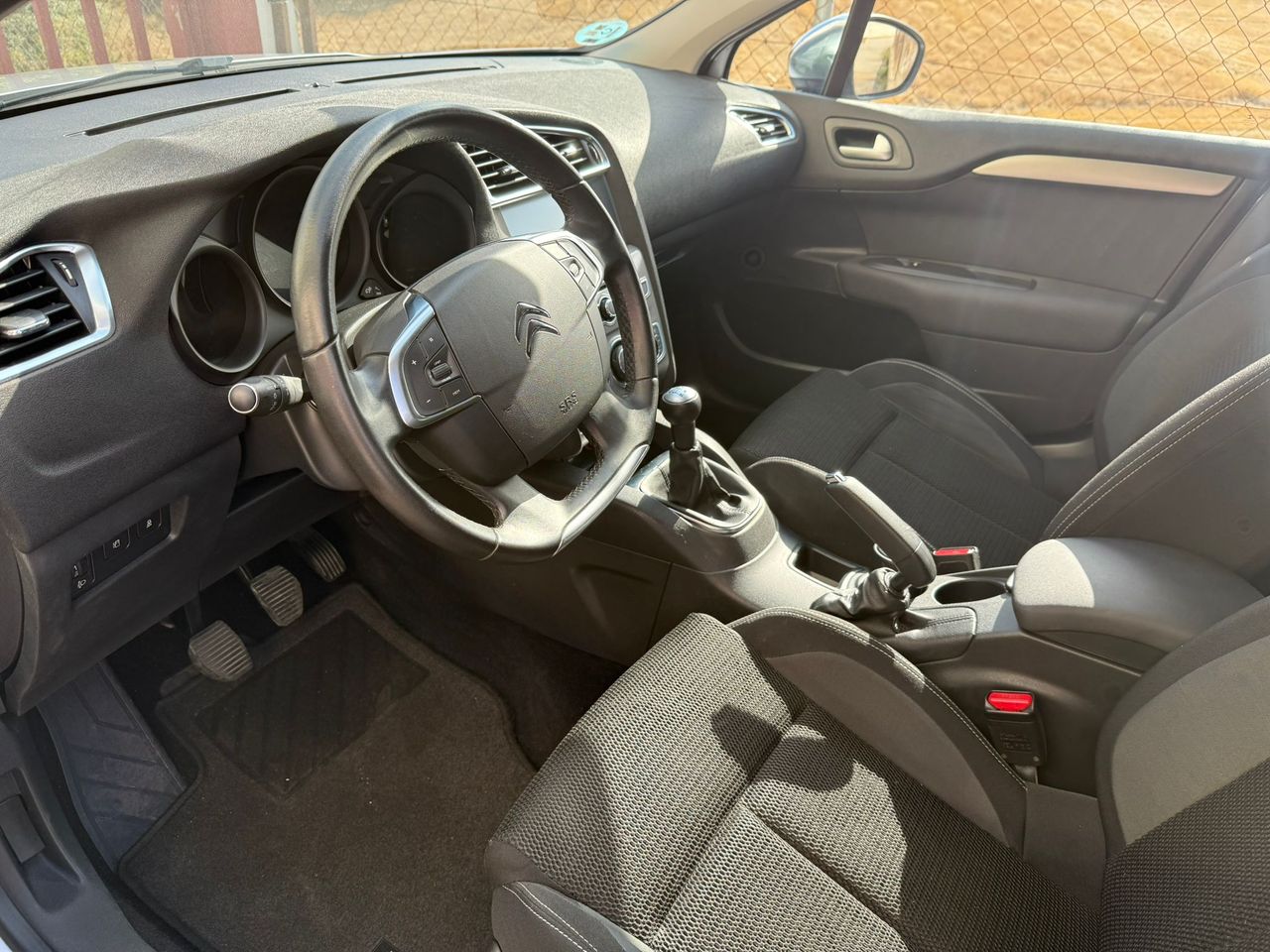 Citroën C4 1.6 VTI  - Foto 16