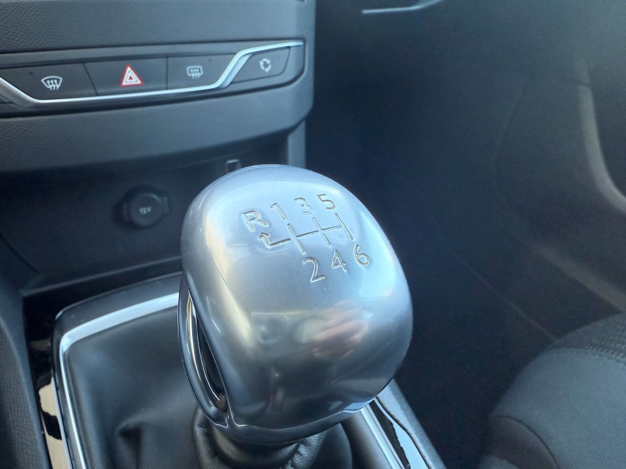 Peugeot 308 5p Style 1.6 BlueHDi 120 - Foto 41