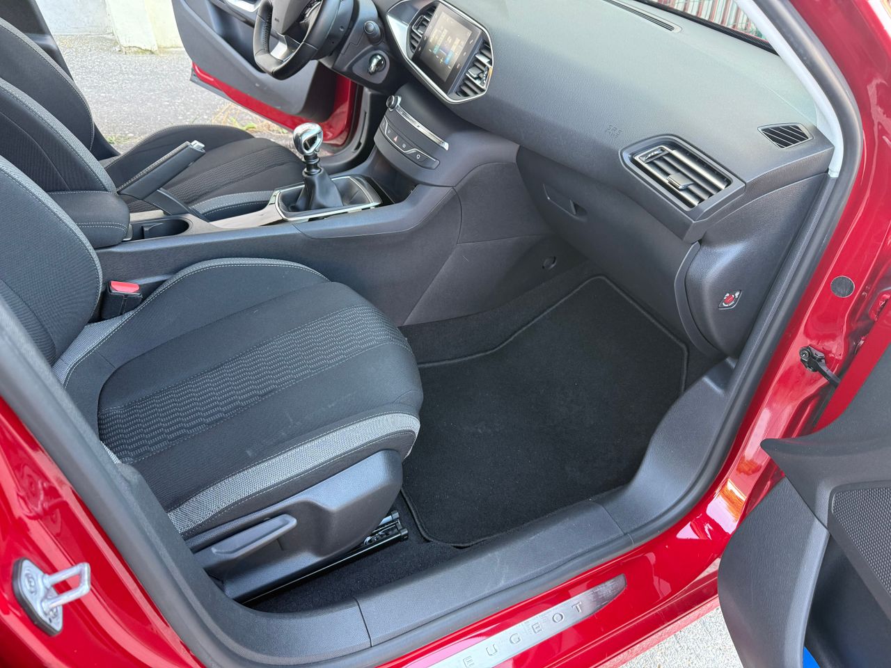 Peugeot 308 5p Style 1.6 BlueHDi 120 - Foto 35