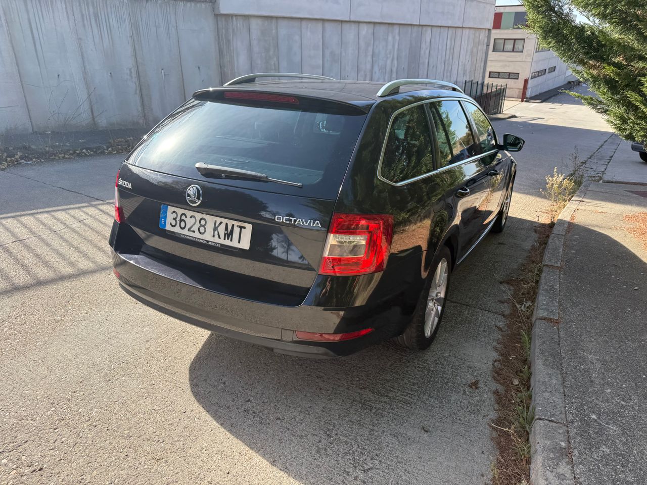 Skoda Octavia 1.6 TDI - Foto 14