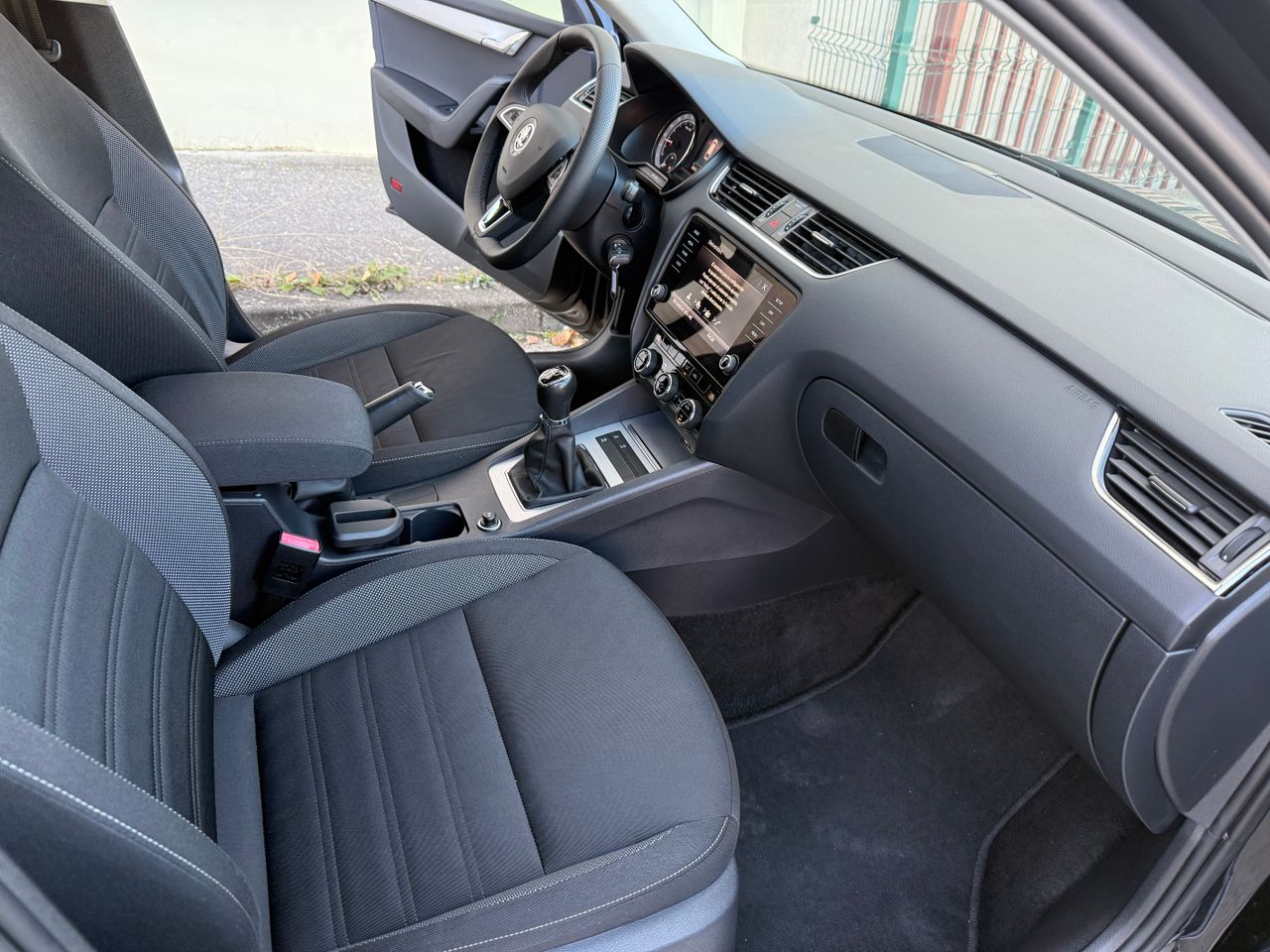 Skoda Octavia 1.6 TDI - Foto 35