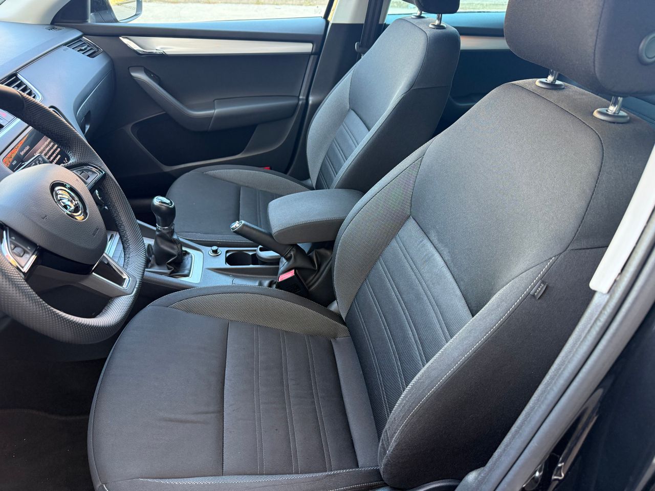 Skoda Octavia 1.6 TDI - Foto 23