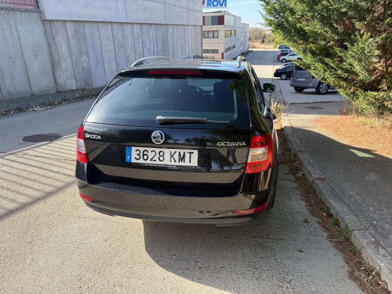 Skoda Octavia 1.6 TDI - Foto 9