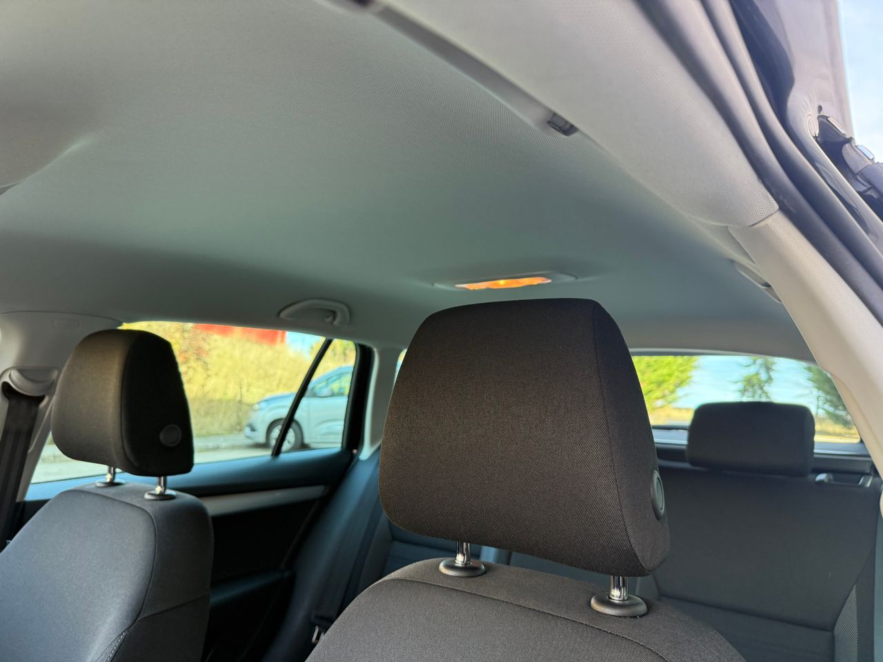 Skoda Octavia 1.6 TDI - Foto 21