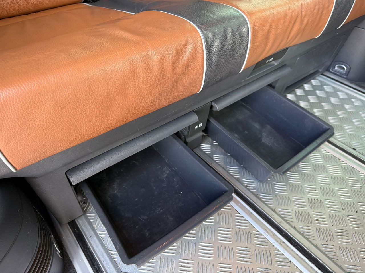 Volkswagen Multivan PanAmericana 2.0 Bi-TDI 180 CV 4MOTION DSG 7 plazas - Foto 26