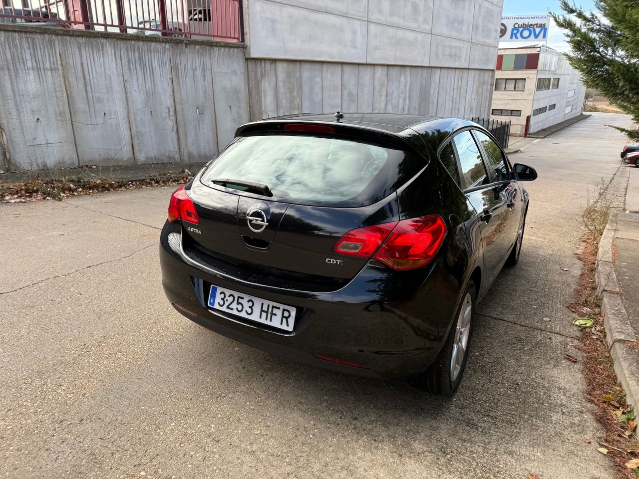 Opel Astra 1.7 CDTI - Foto 11