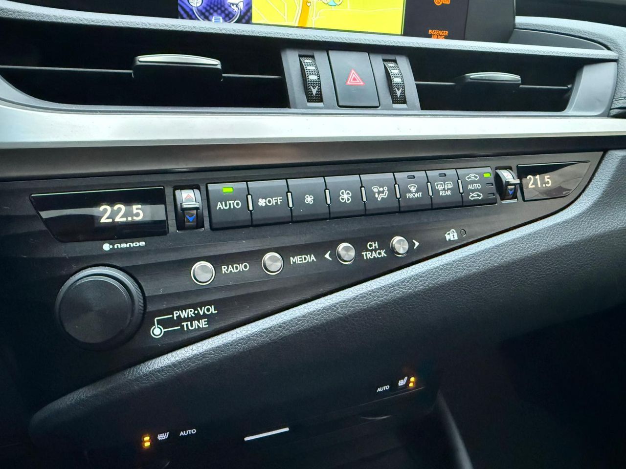 Lexus ES 300h Executive - Foto 47