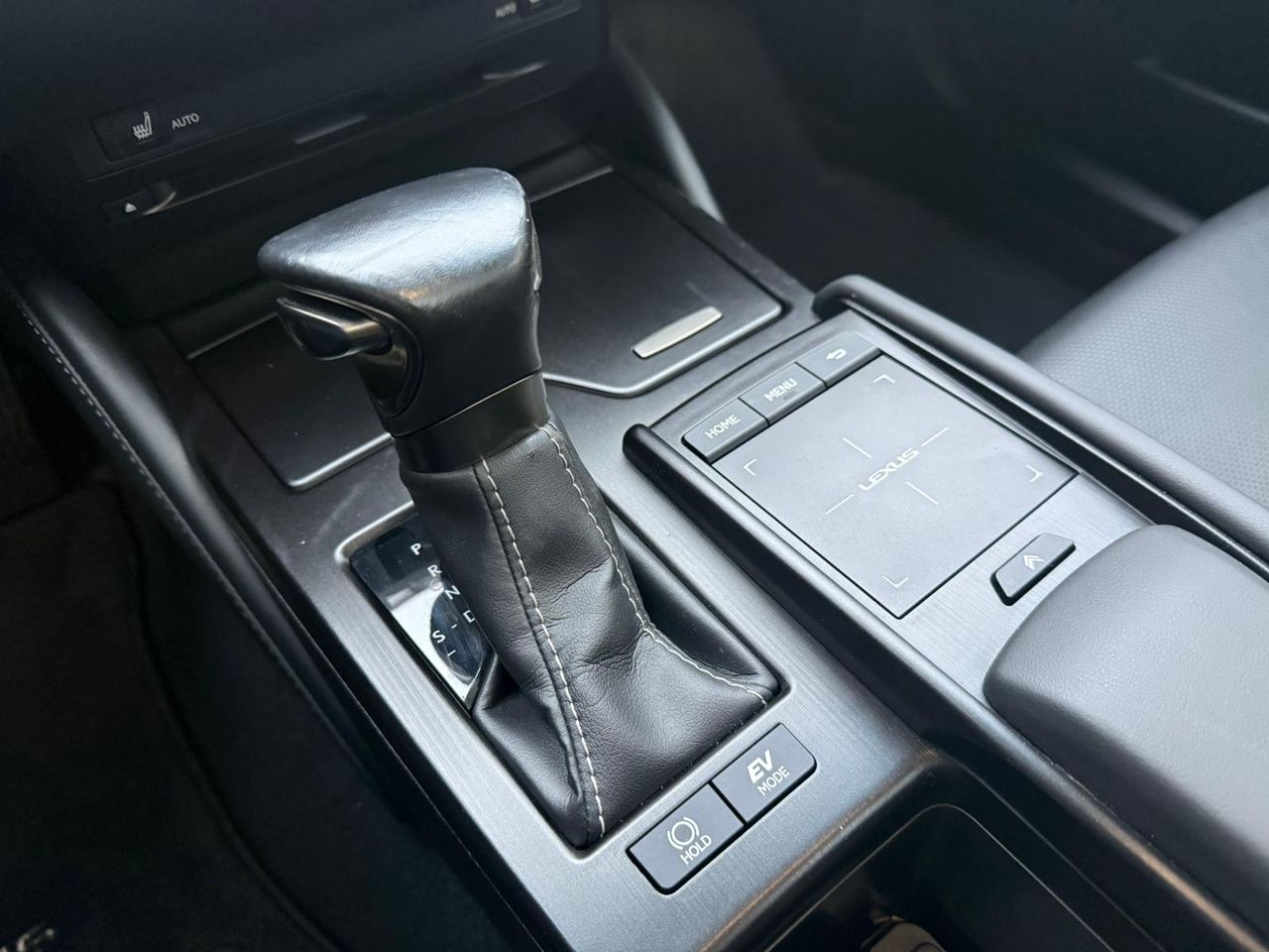 Lexus ES 300h Executive - Foto 39