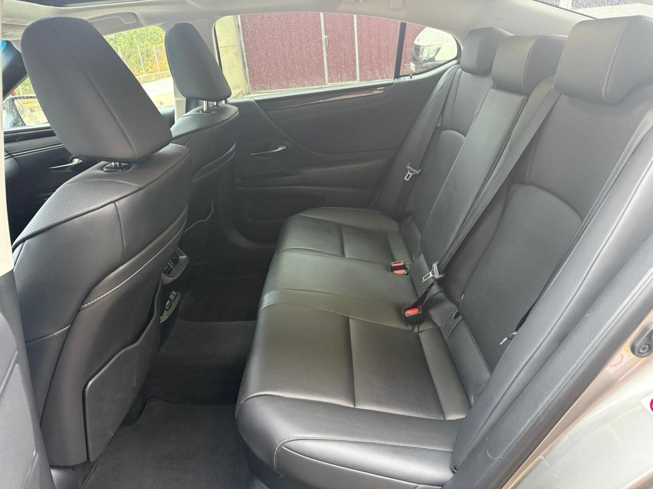 Lexus ES 300h Executive - Foto 24