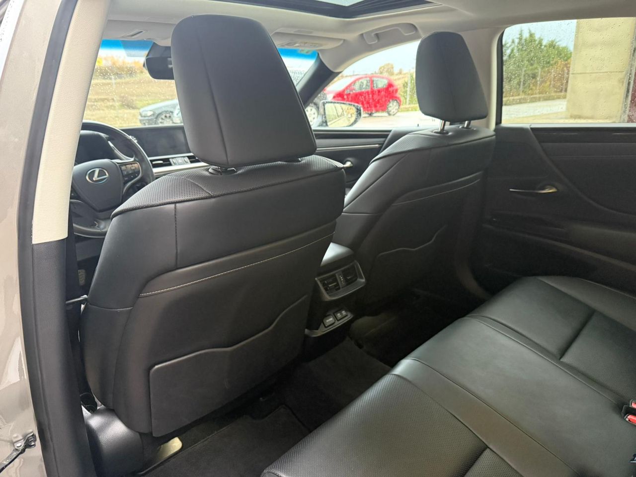 Lexus ES 300h Executive - Foto 25