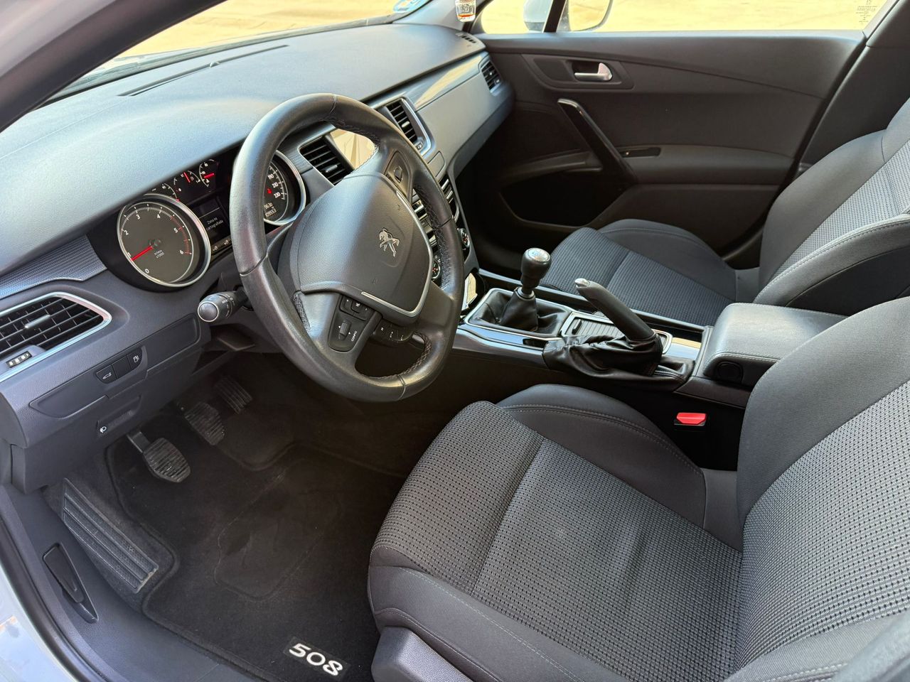 Peugeot 508 4p Active 1.6 BlueHDi 120 - Foto 18