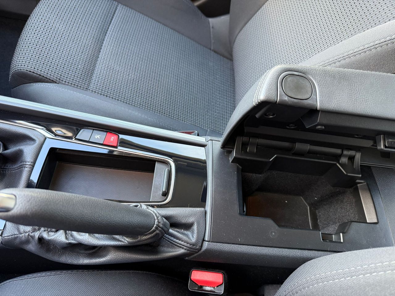 Peugeot 508 4p Active 1.6 BlueHDi 120 - Foto 52