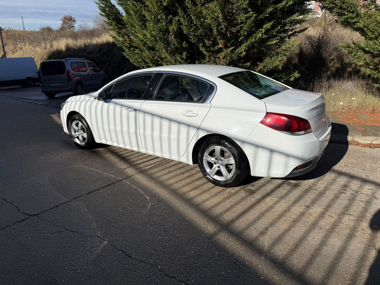 Peugeot 508 4p Active 1.6 BlueHDi 120 - Foto 30