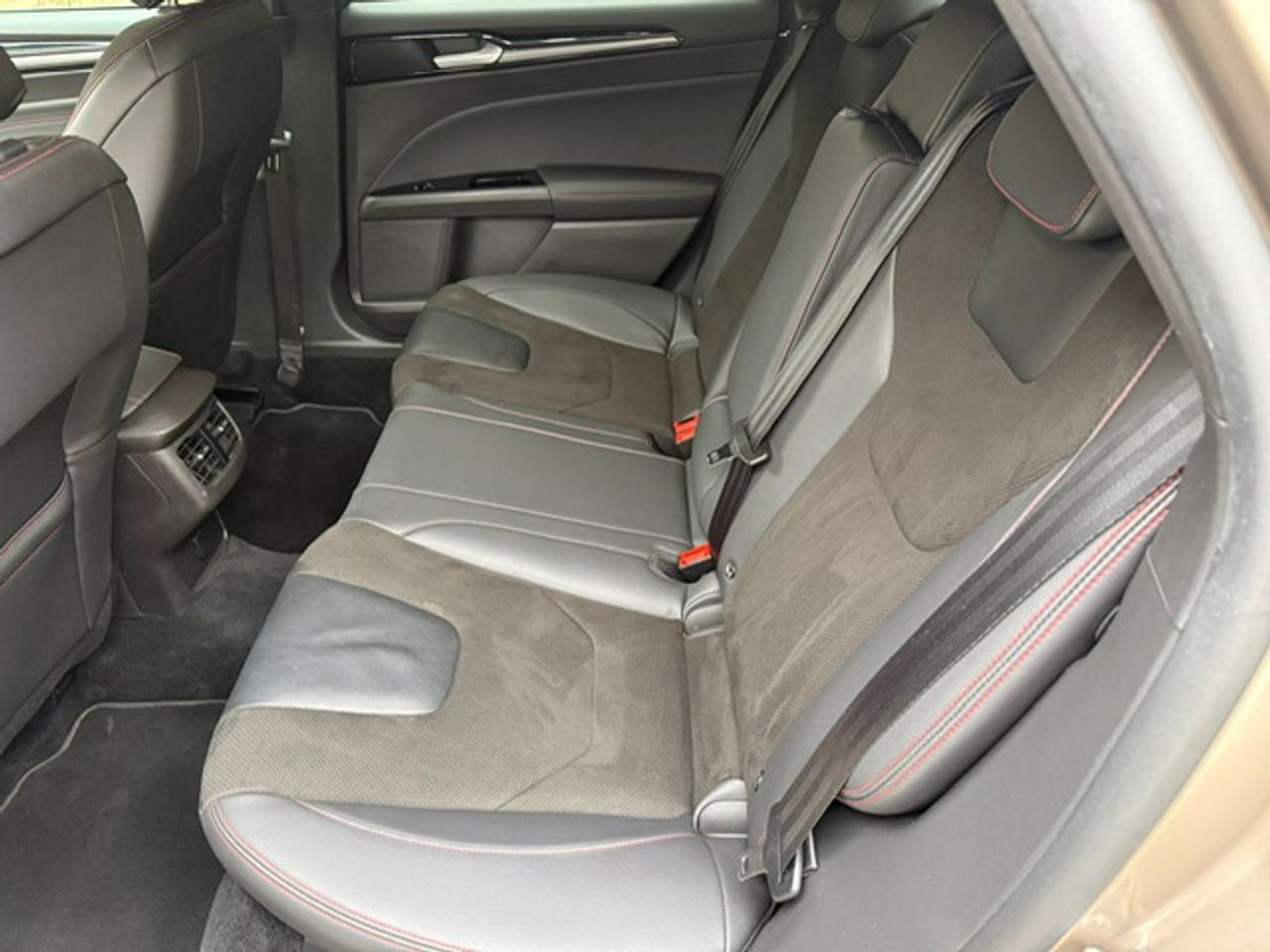 Ford Mondeo 5 puertas ST-Line 2.0 TDCi 110 kW (150 CV) - Foto 32