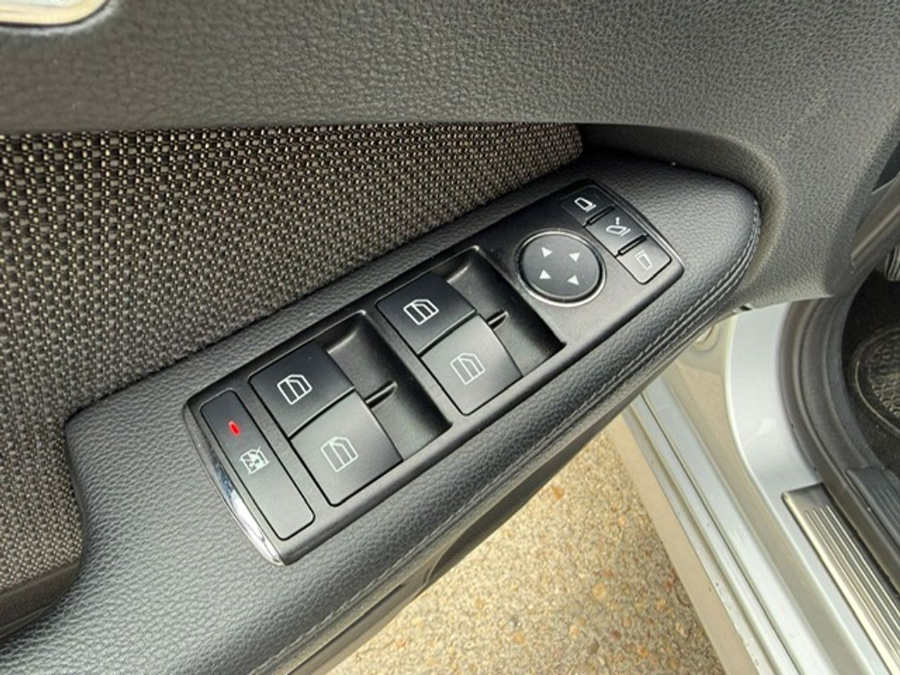 Mercedes Clase E E 220 CDI BlueEFFICIENCY Berlina Aut. - Foto 22