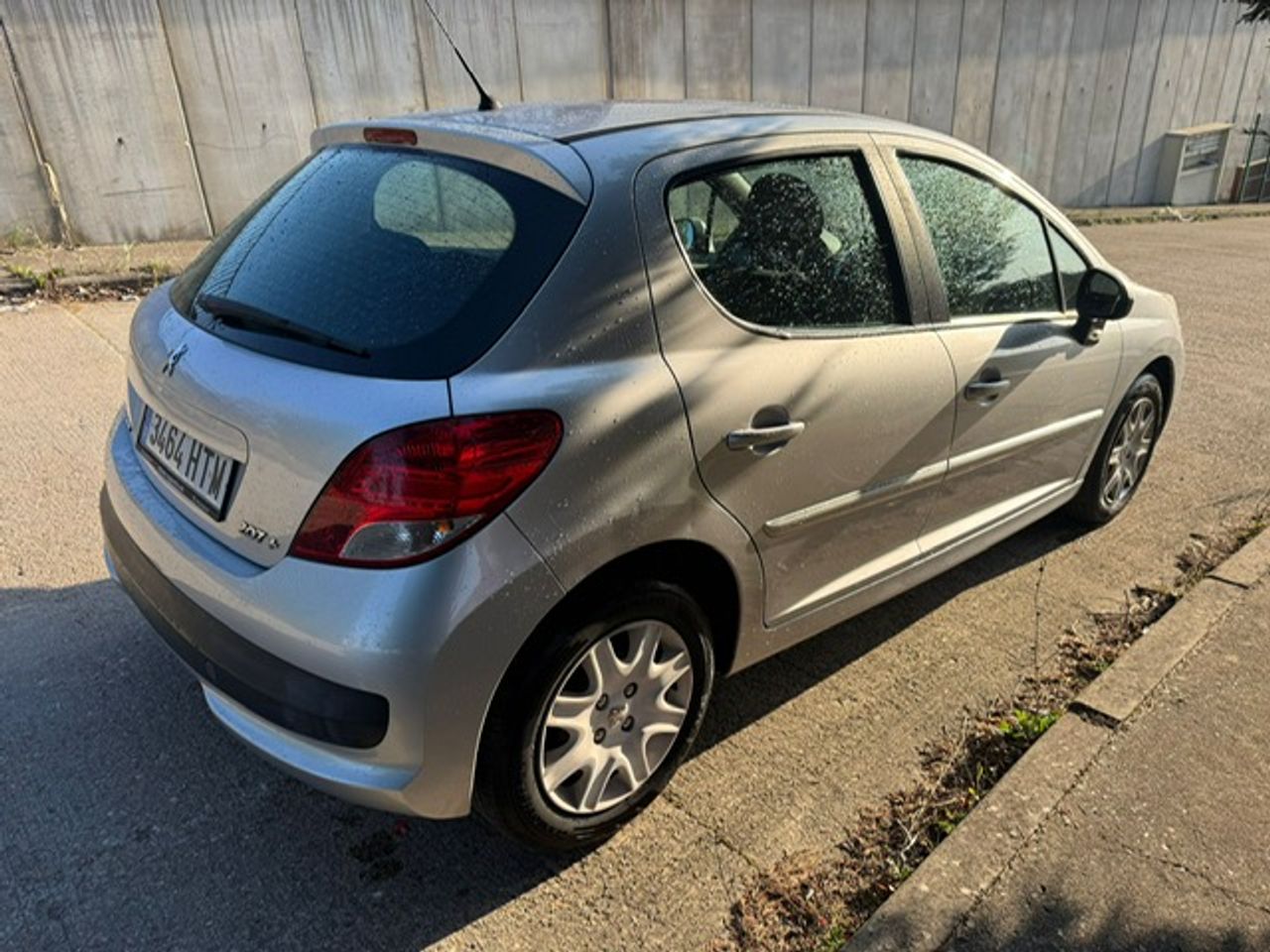 Peugeot 207 + 207+ 5p 1.4 HDi 68 - Foto 12