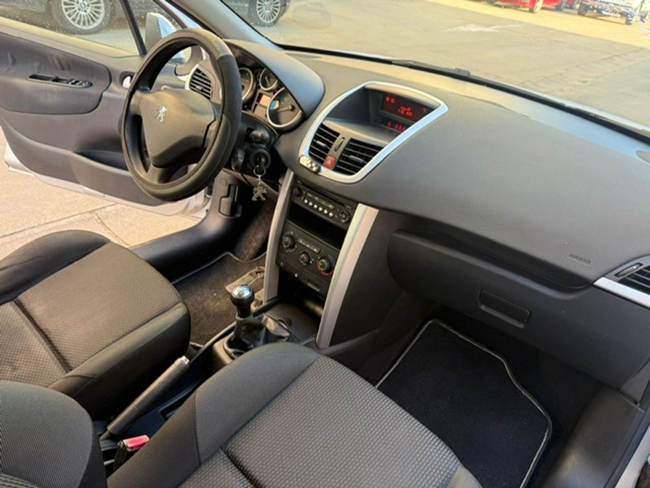 Peugeot 207 + 207+ 5p 1.4 HDi 68 - Foto 29