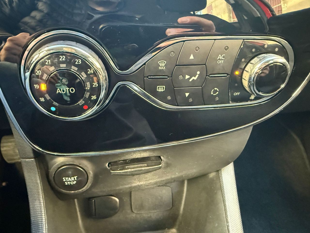 Renault Clio 5p Expression Energy TCe 90 S&S eco2 - Foto 41