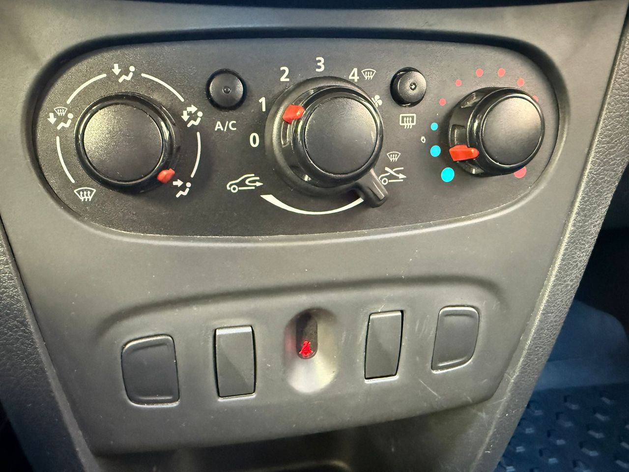 Dacia Sandero Stepway Comfort Blue dCi 70 kW (95 CV) - Foto 47