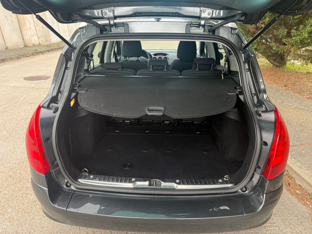 Peugeot 308 SW Sportium 1.6 HDi 110 FAP 6 vel. - Foto 31