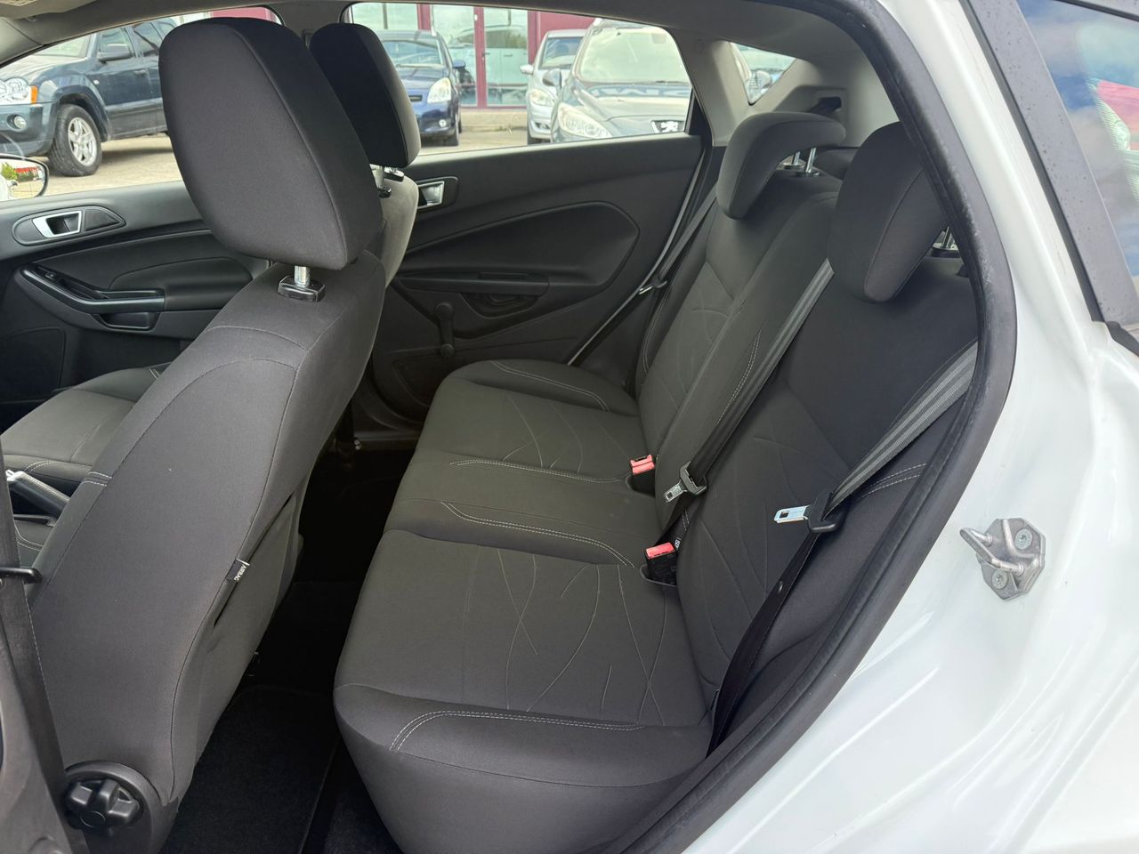 Ford Fiesta 5p Trend 1.5 TDCi 95 CV - Foto 34