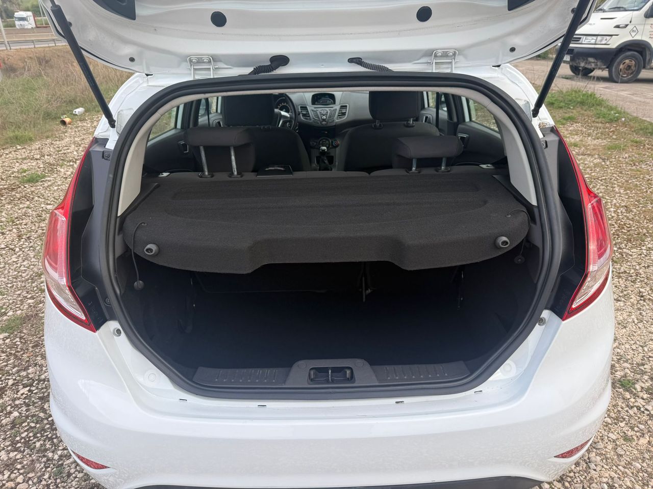 Ford Fiesta 5p Trend 1.5 TDCi 95 CV - Foto 31
