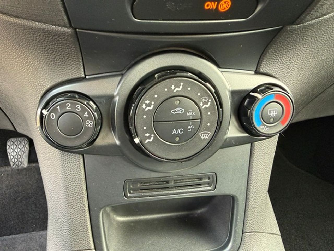 Ford Fiesta 5p Trend 1.5 TDCi 95 CV - Foto 48