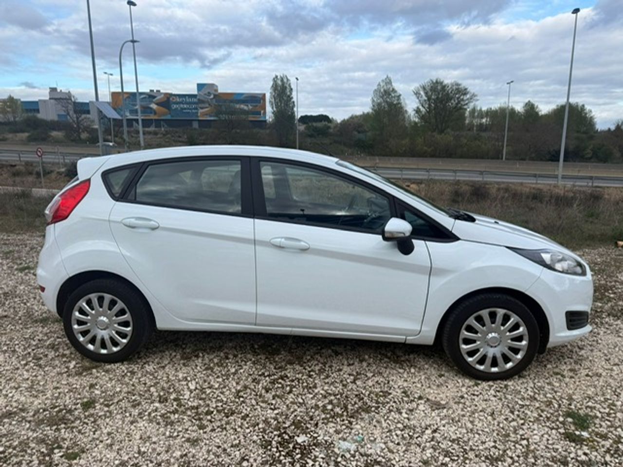 Ford Fiesta 5p Trend 1.5 TDCi 95 CV - Foto 19