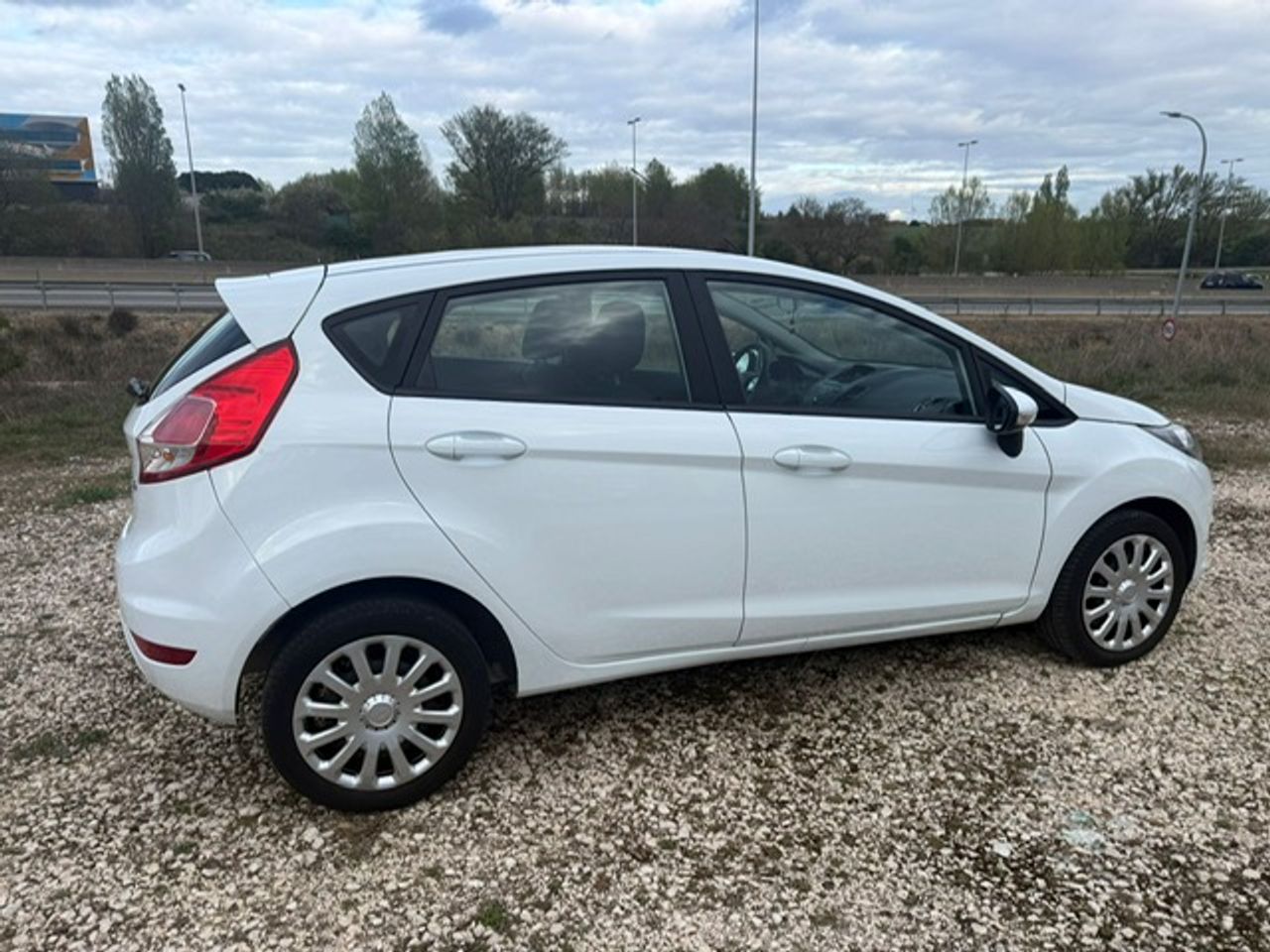 Ford Fiesta 5p Trend 1.5 TDCi 95 CV - Foto 17