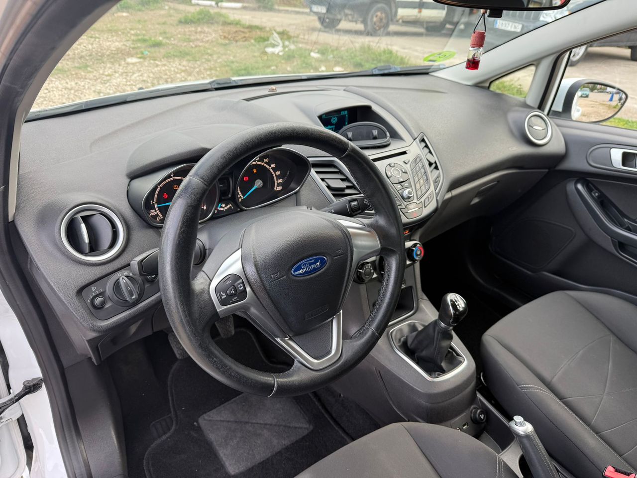 Ford Fiesta 5p Trend 1.5 TDCi 95 CV - Foto 39