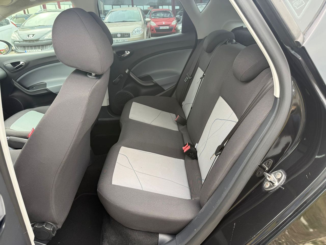 Seat Ibiza 5p 1.6 TDI CR 90 CV Reference - Foto 35