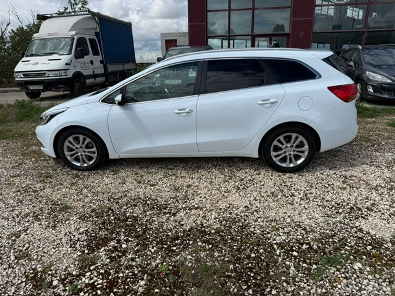 Kia Ceed cee'd Sportswagon 1.6 CRDi VGT 128 CV Drive - Foto 6