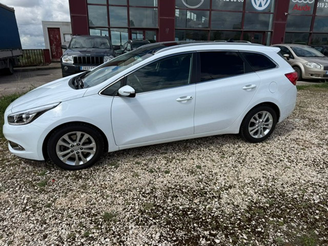 Kia Ceed cee'd Sportswagon 1.6 CRDi VGT 128 CV Drive - Foto 5
