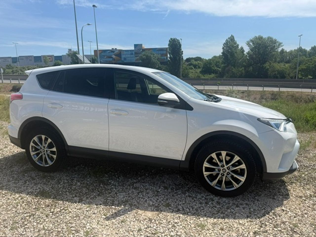 Toyota Rav4 150D 2WD Advance - Foto 18