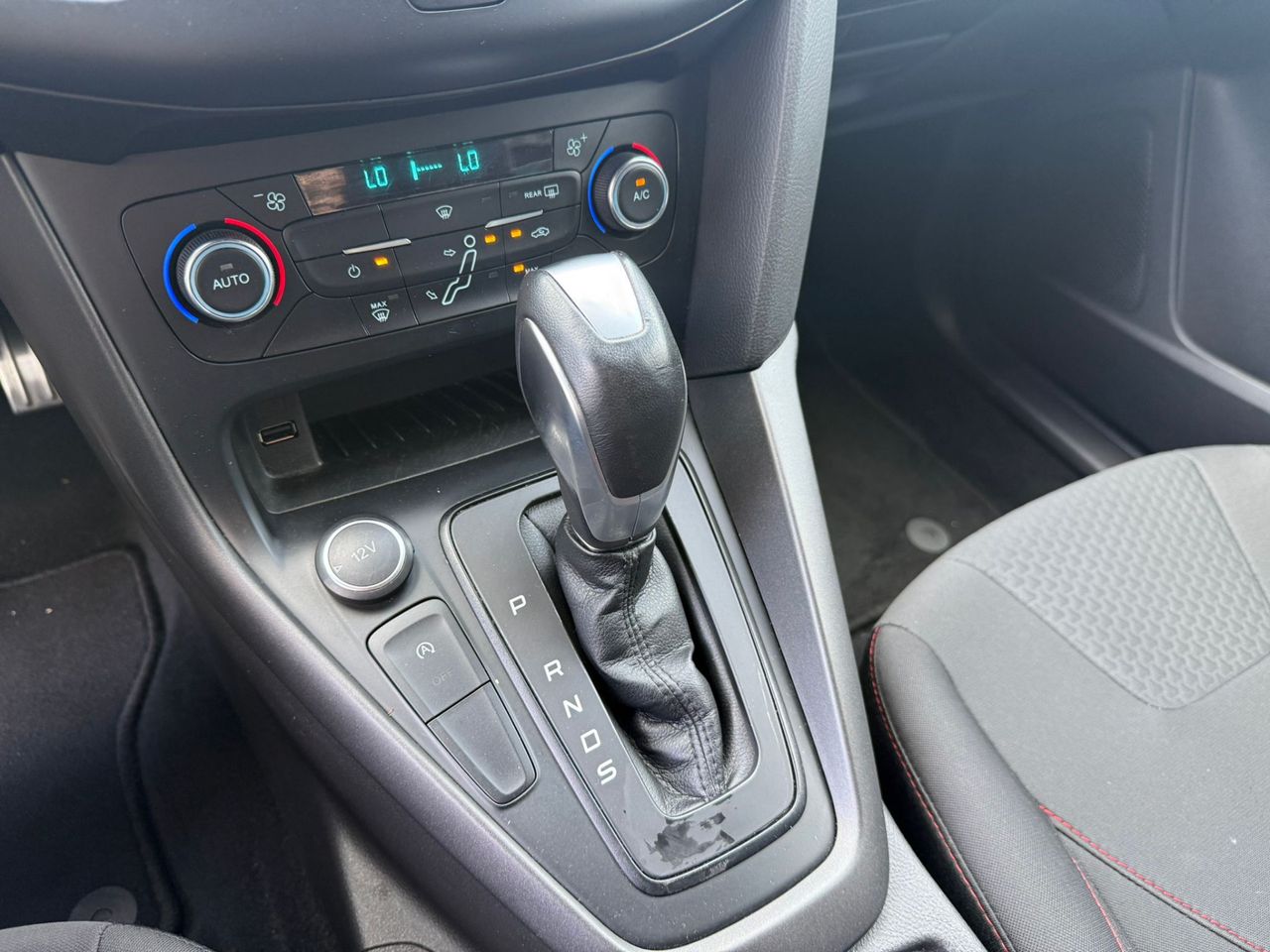 Ford Focus Berlina ST-Line 1.0 EcoBoost 92 kW - Foto 45