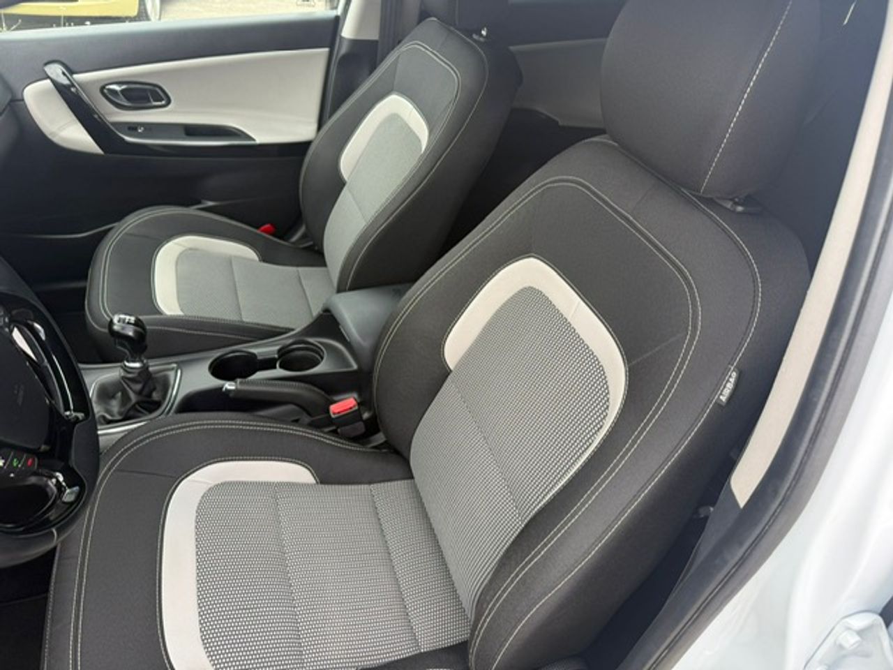 Kia Ceed cee'd SW 1.6 CRDi VGT Drive 100 kW - Foto 17