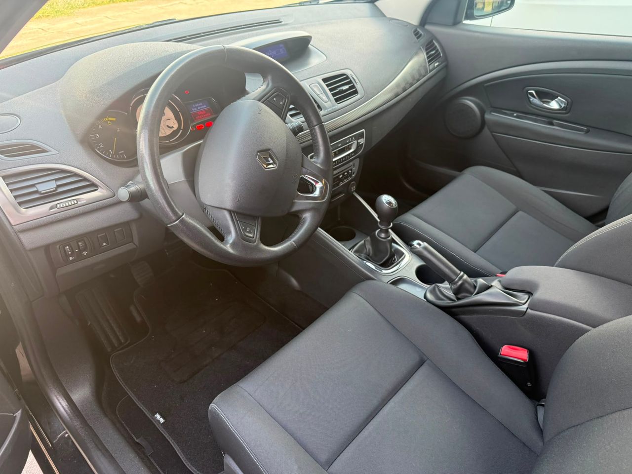 Renault Megane Berlina Expression dCi 110 - Foto 32