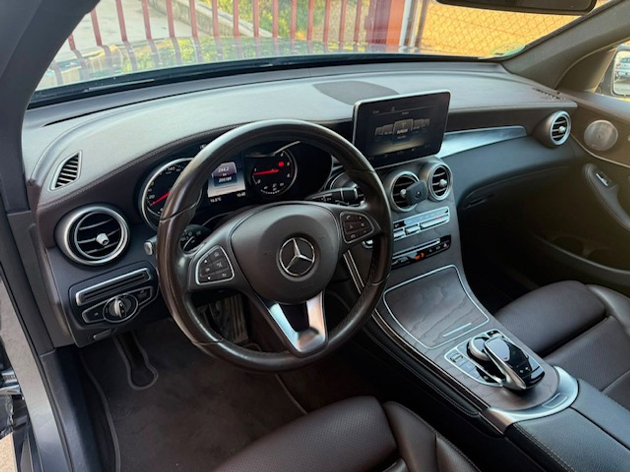 Mercedes GLC 250 d 4MATIC - Foto 34