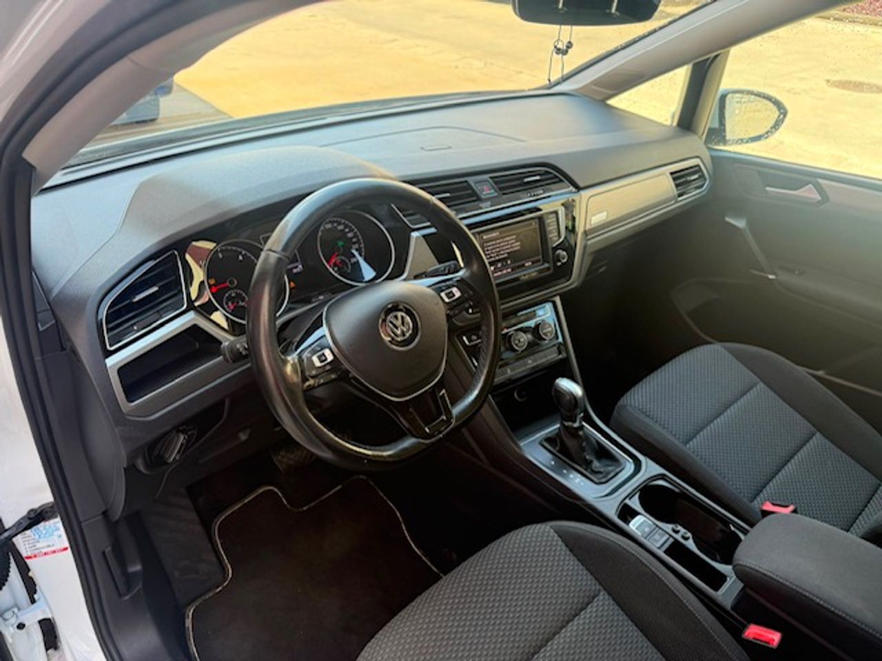 Volkswagen Touran Advance 1.6 TDI 85 kW - Foto 26