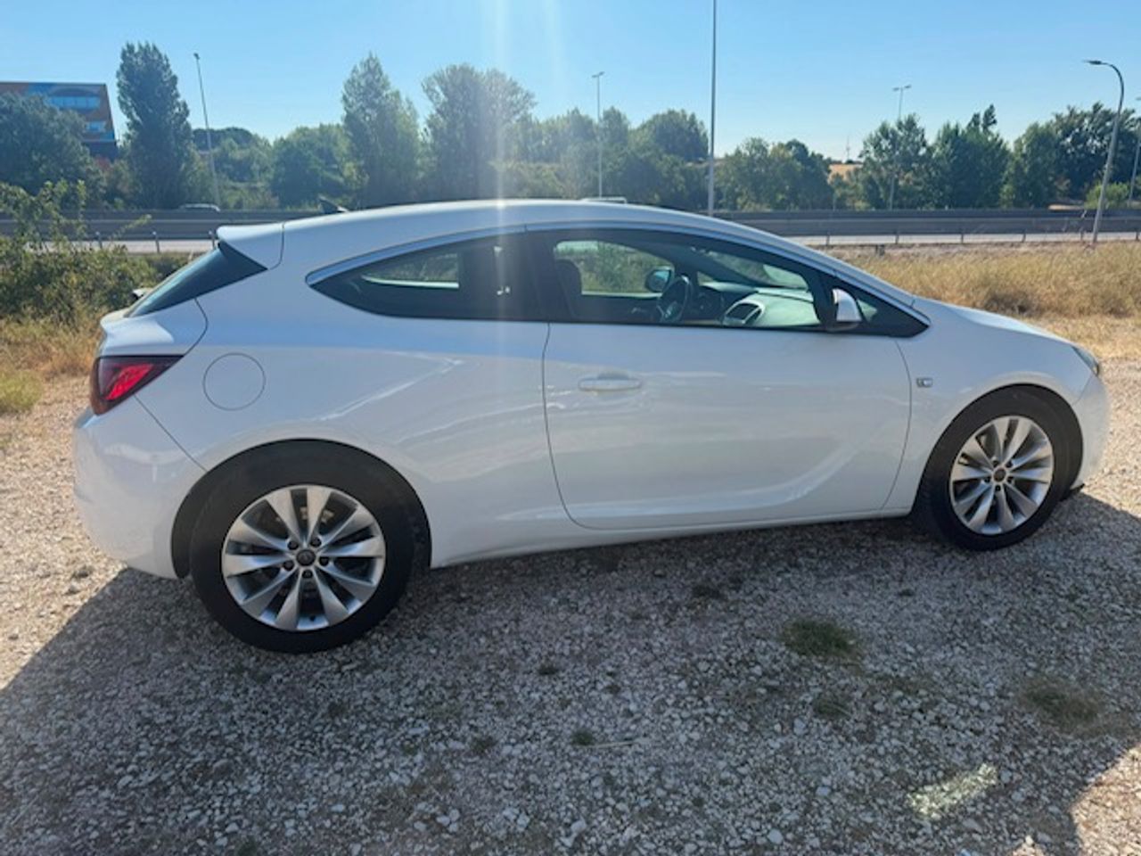 Opel Astra GTC Sportive 2.0 CDTI 165 CV Start&Stop - Foto 13