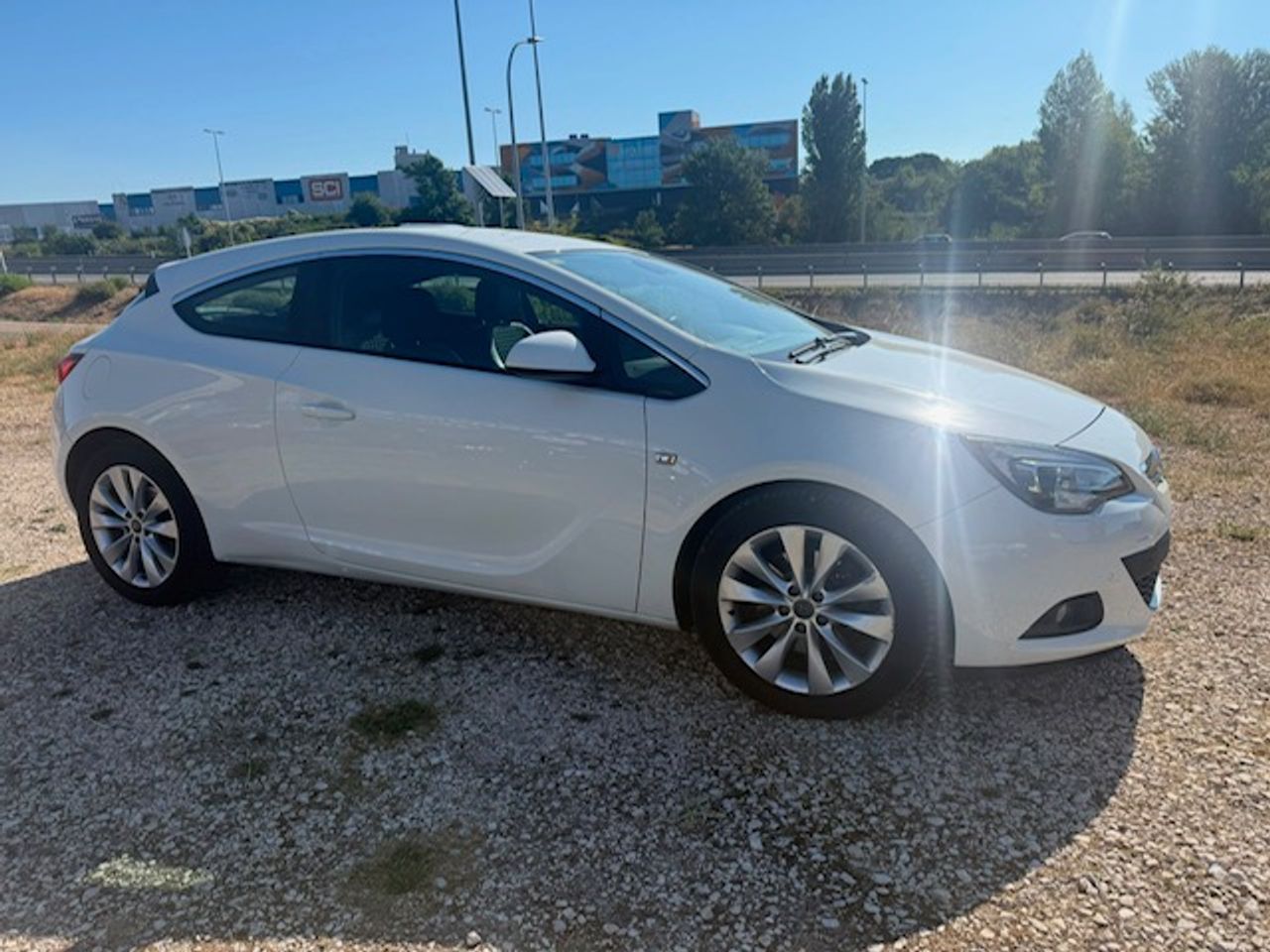 Opel Astra GTC Sportive 2.0 CDTI 165 CV Start&Stop - Foto 15