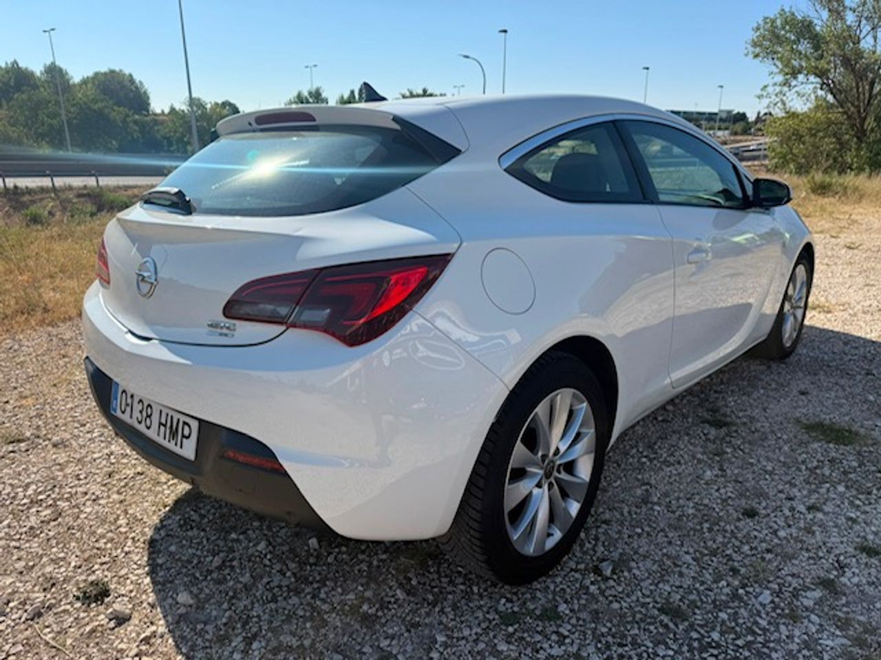 Opel Astra GTC Sportive 2.0 CDTI 165 CV Start&Stop - Foto 17