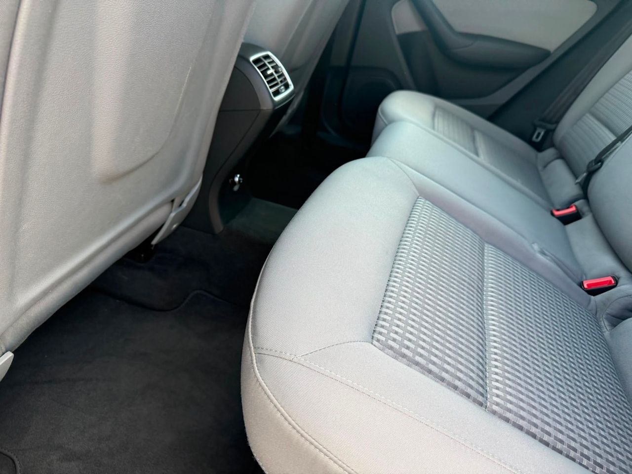 Audi Q3 2.0 TDI 150 CV - Foto 45