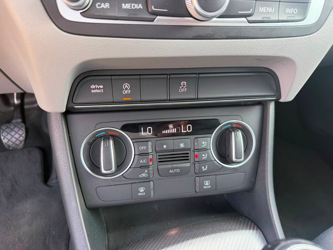 Audi Q3 2.0 TDI 150 CV - Foto 29