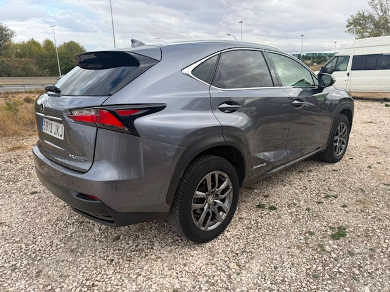 Lexus NX 300h Executive 4WD - Foto 21