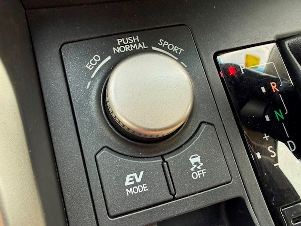 Lexus NX 300h Executive 4WD - Foto 66