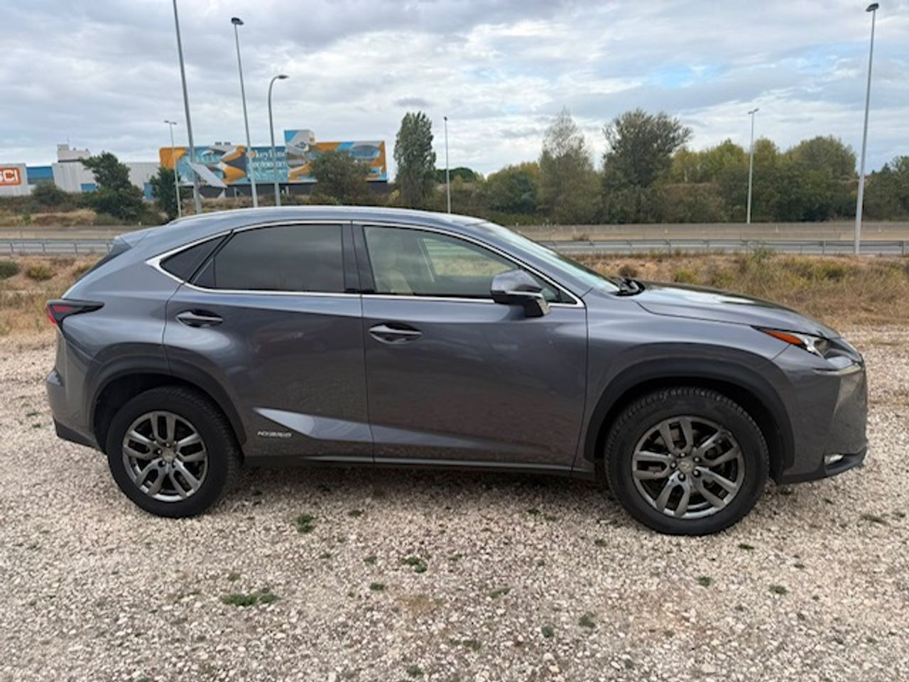 Lexus NX 300h Executive 4WD - Foto 18